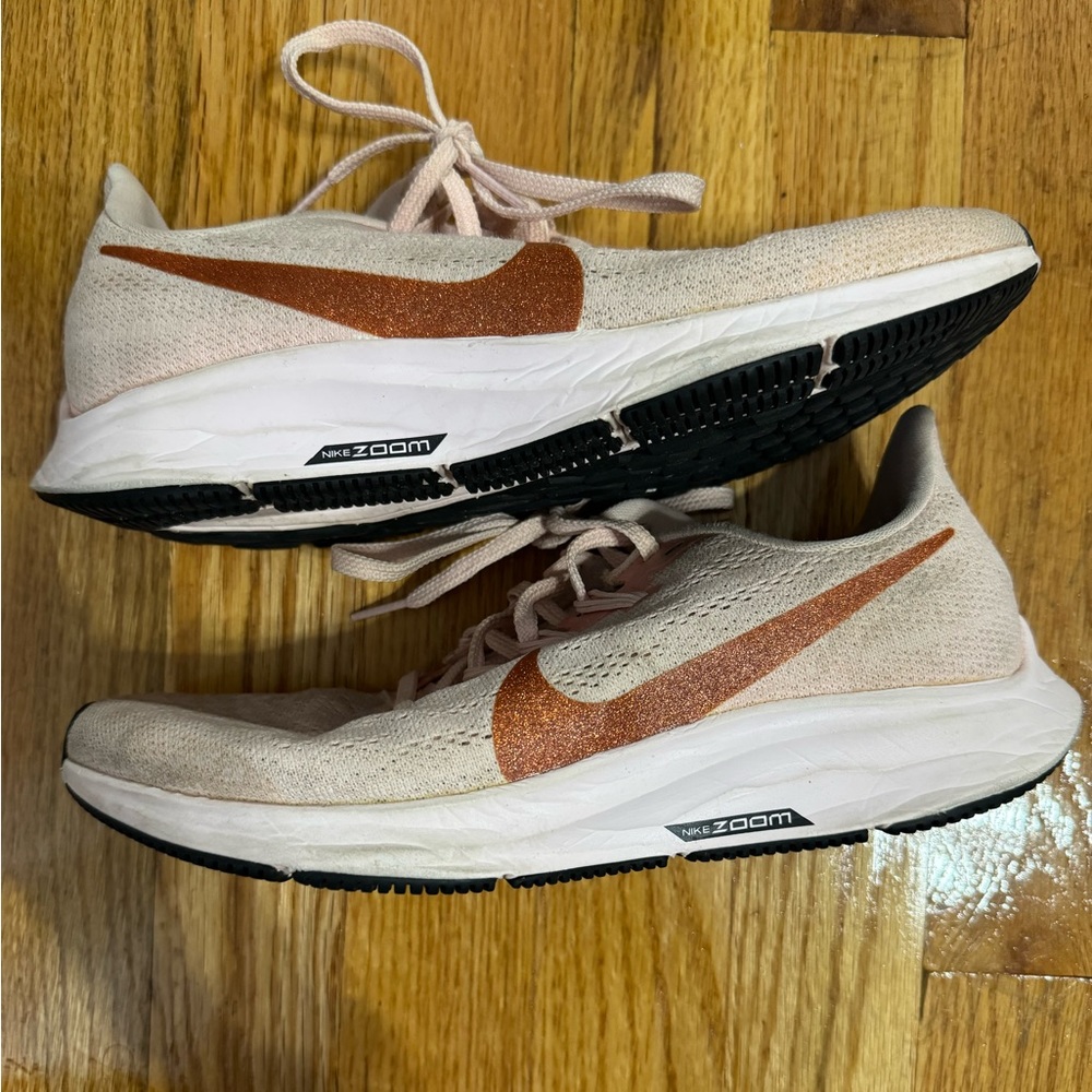 Nike Zoom Tennis Shoes